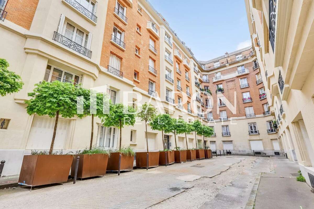 Appartement à PARIS-17E