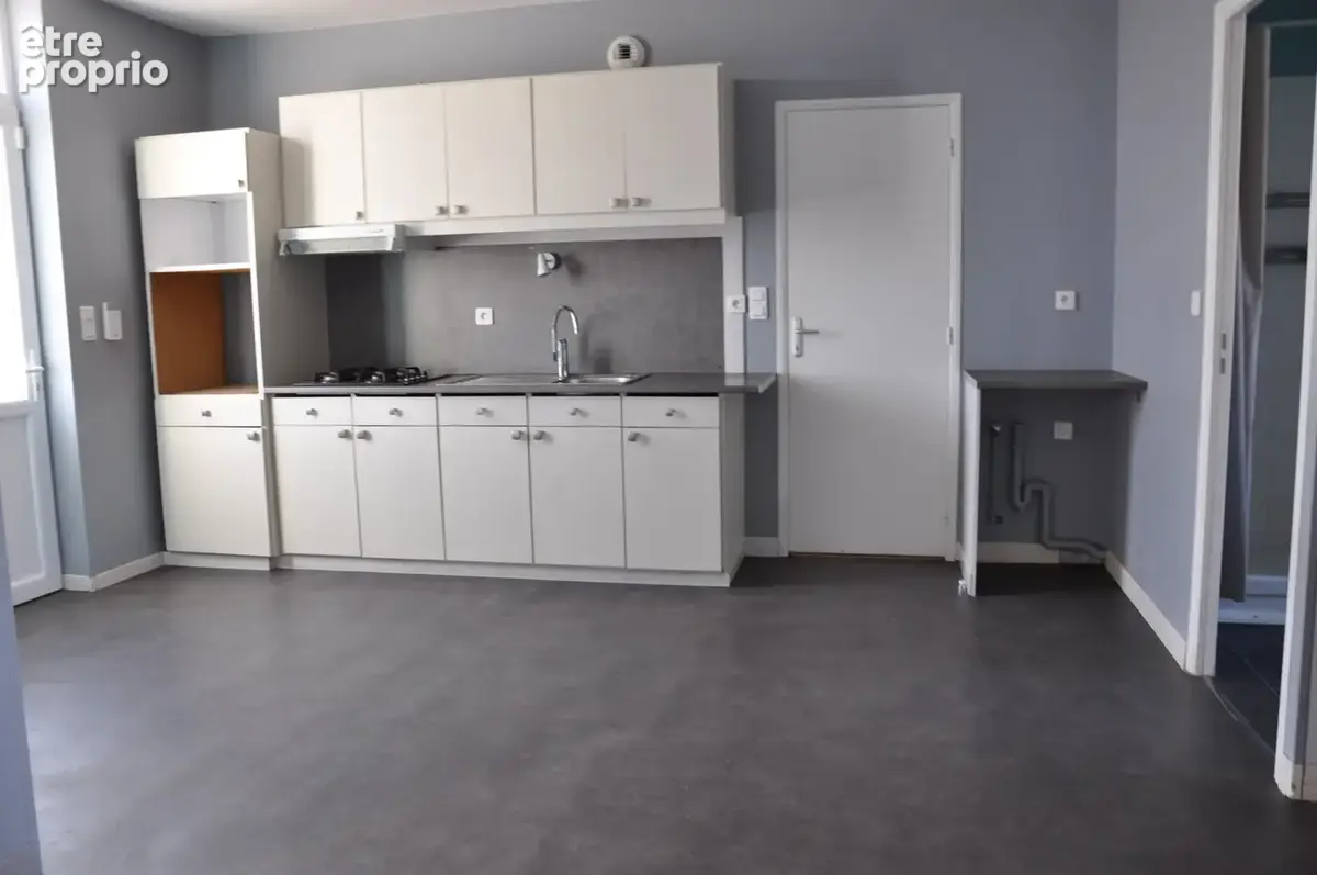 Belle longère de construction traditionnelle, avec 2 chambres (possibilité 3), terrain de 892 m2, proche centr - photo 4