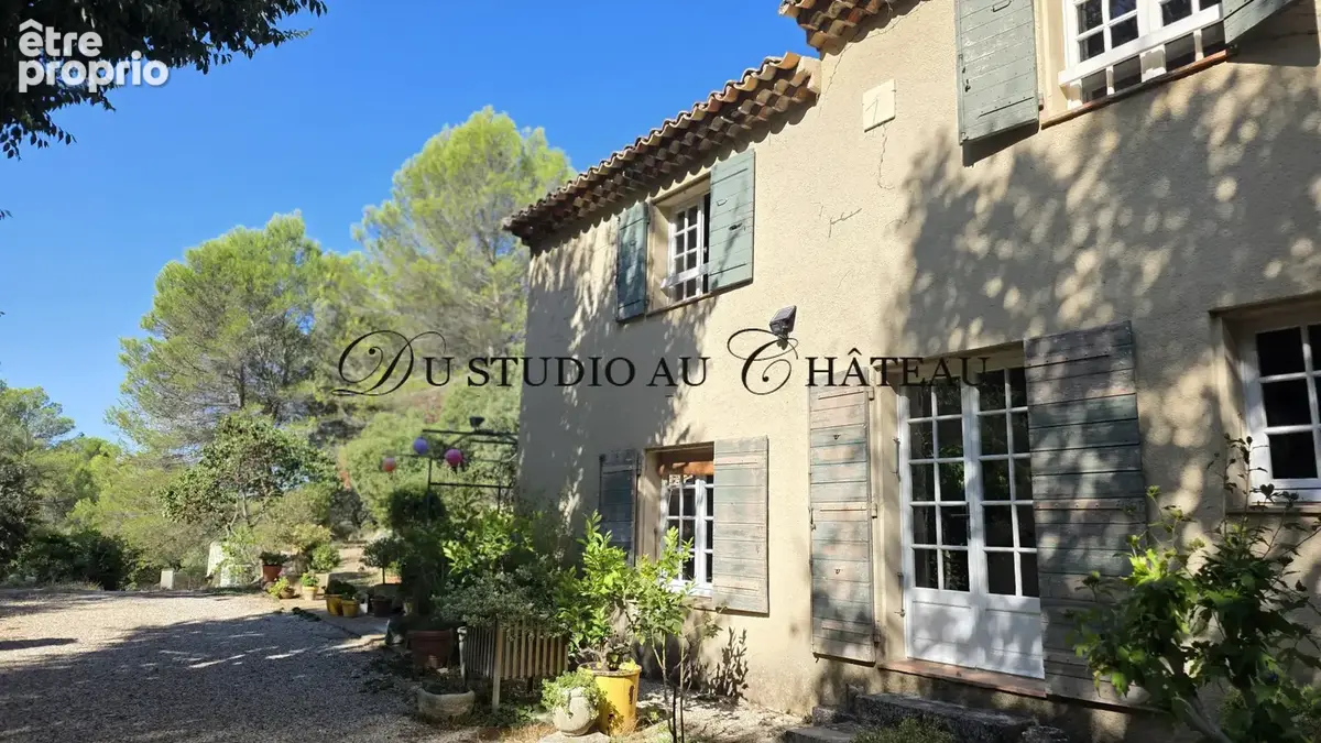 Aix en Provence, belle bastide traditionnelle avec garage sur  5000M2 sans vis-à-vis, la campagne à la ville - photo 1