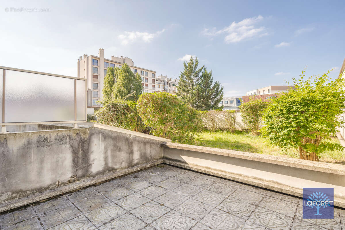 Appartement à LES PAVILLONS-SOUS-BOIS