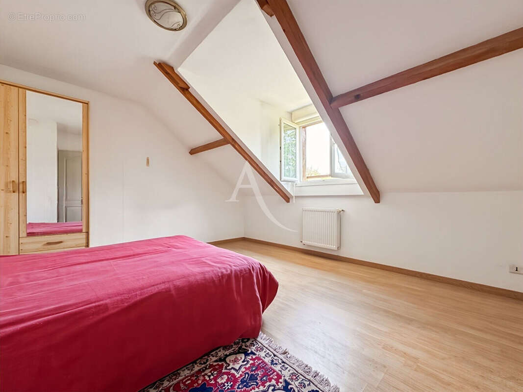 Maison individuelle avec double garage et dependance - photo 10