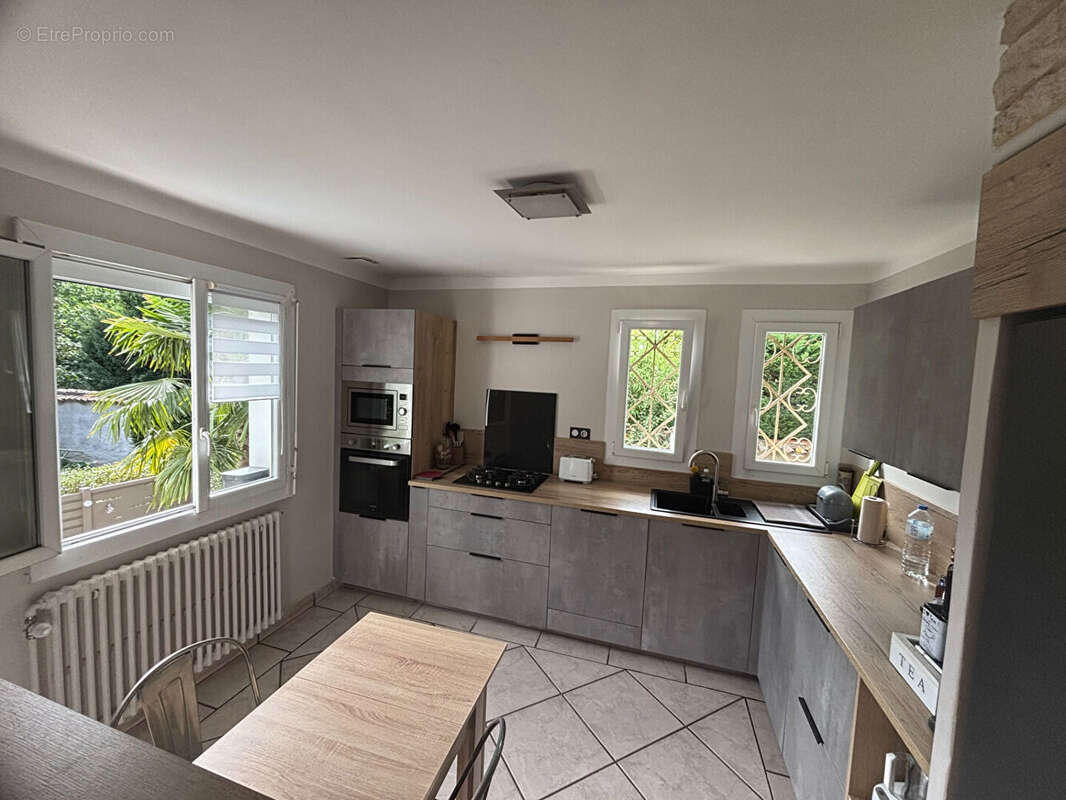 Maison à TASSIN-LA-DEMI-LUNE