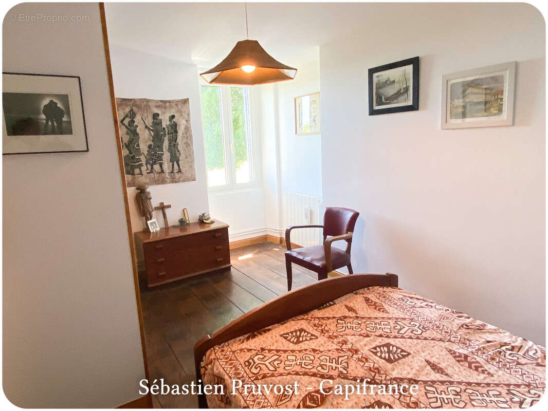 Champagnac de Belair (24), Dordogne, Maison en pierre à vendre, 211 m², 6 Pièces, Terrain 4 332 m², 5 chambres, Gîte, Atelier - photo 9