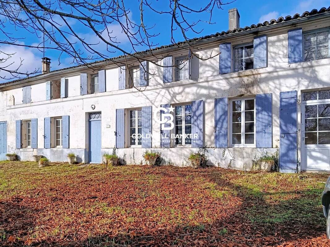 Maison à BUSSAC-SUR-CHARENTE