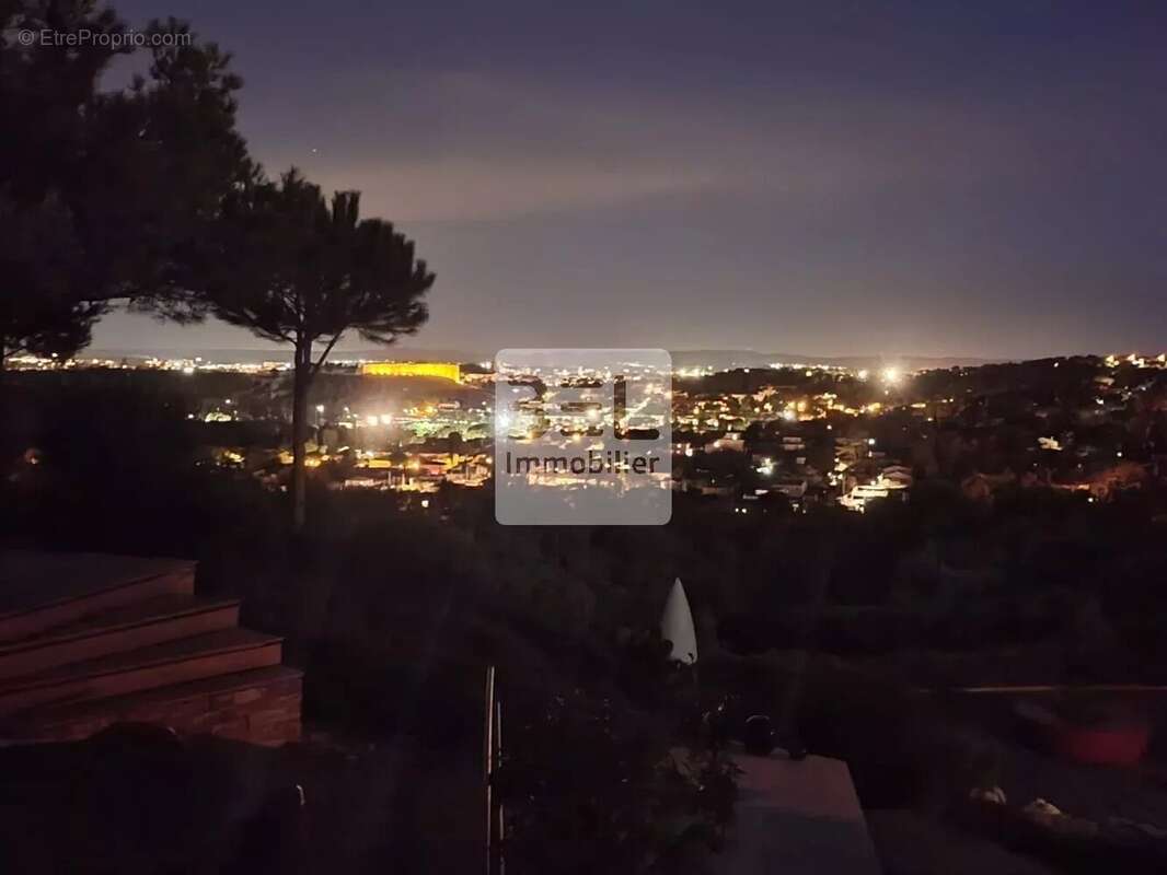 Maison à VILLENEUVE-LES-AVIGNON