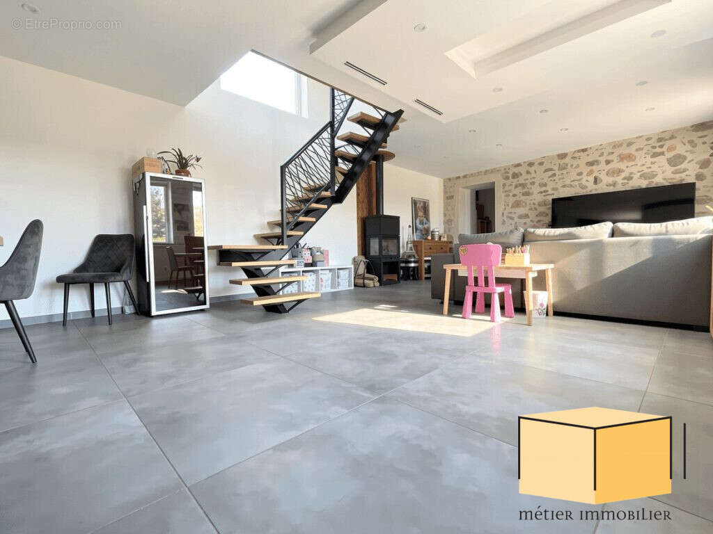 Maison 167 m² à Belley  - photo 5