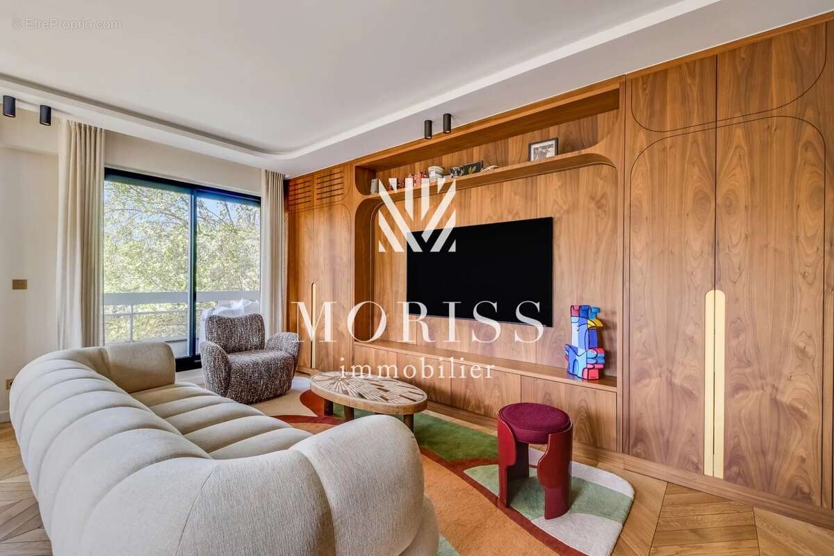 Appartement à NEUILLY-SUR-SEINE