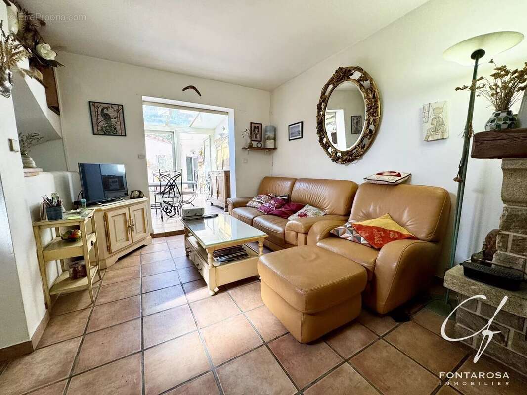 Maison à PUGET-SUR-ARGENS