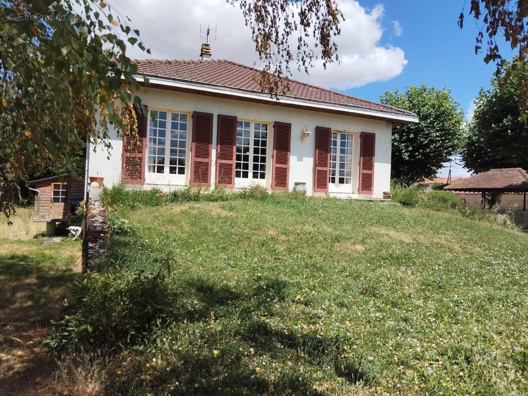 Maison à AIGUEPERSE