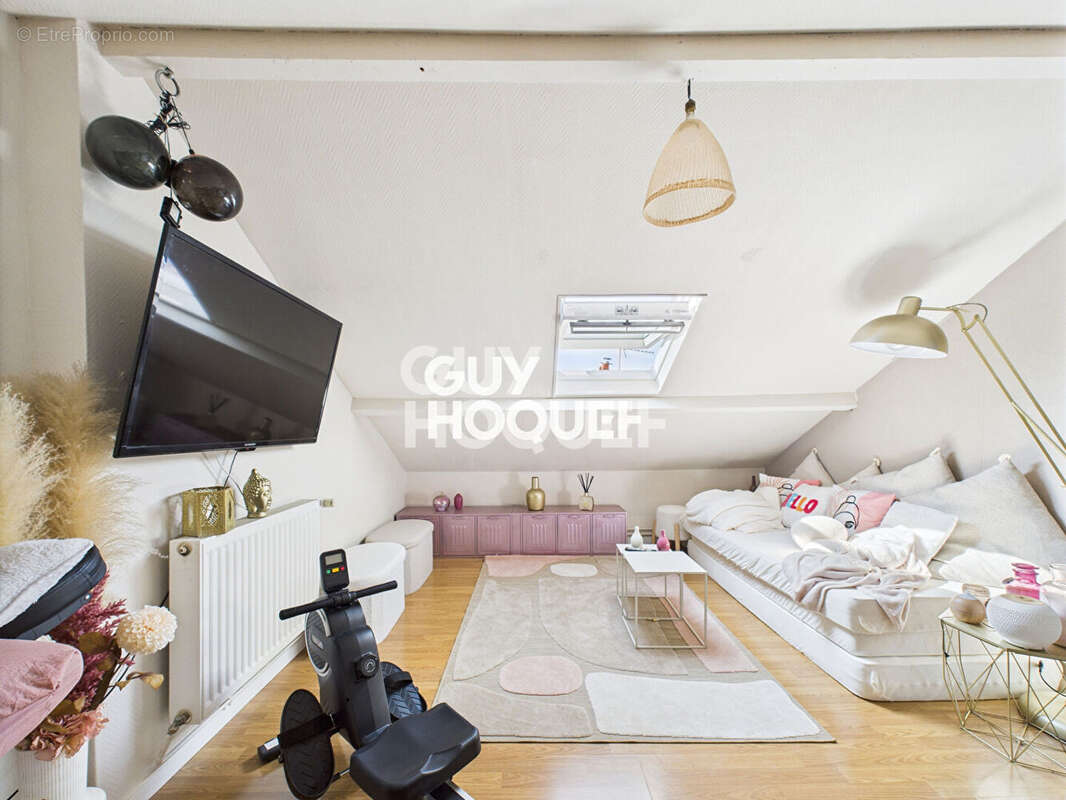 Maison à SAINT-ETIENNE-DU-ROUVRAY