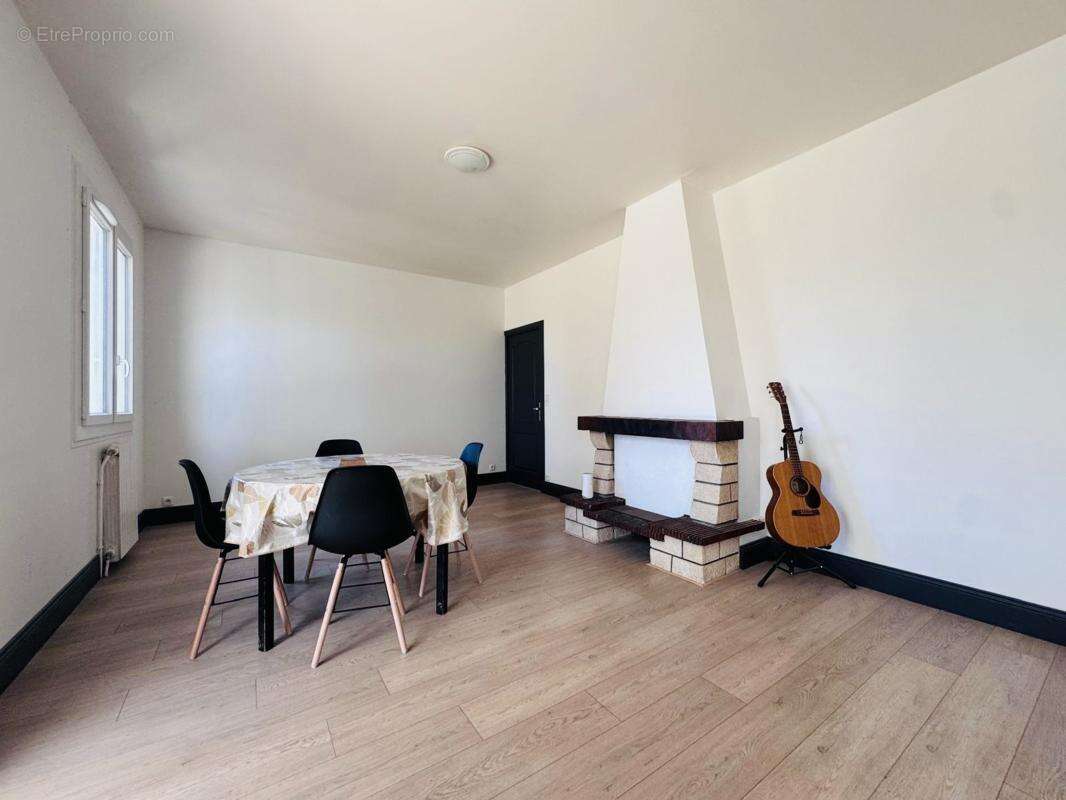 Maison à SAINT-JUST-LE-MARTEL