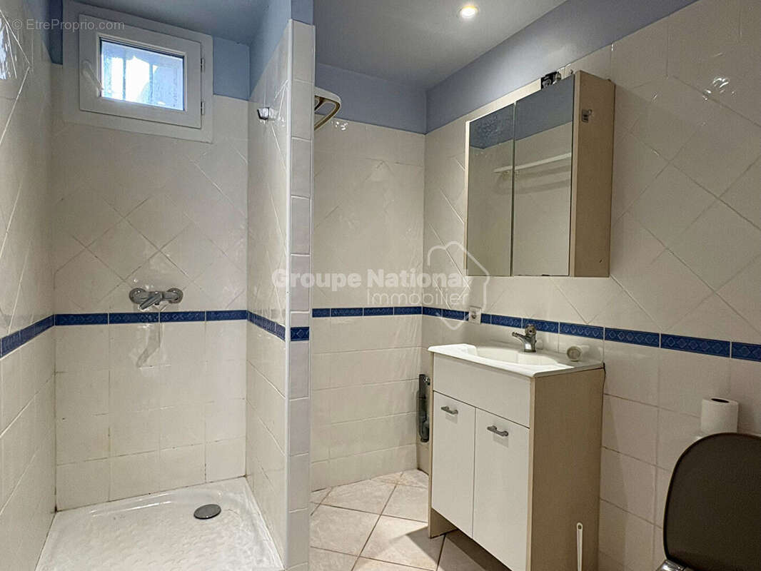 Appartement à FOURQUES