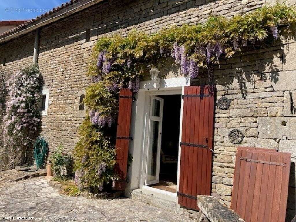 Maison à VILLEFAGNAN