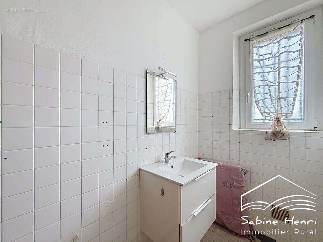 Maison à MIRANDOL-BOURGNOUNAC