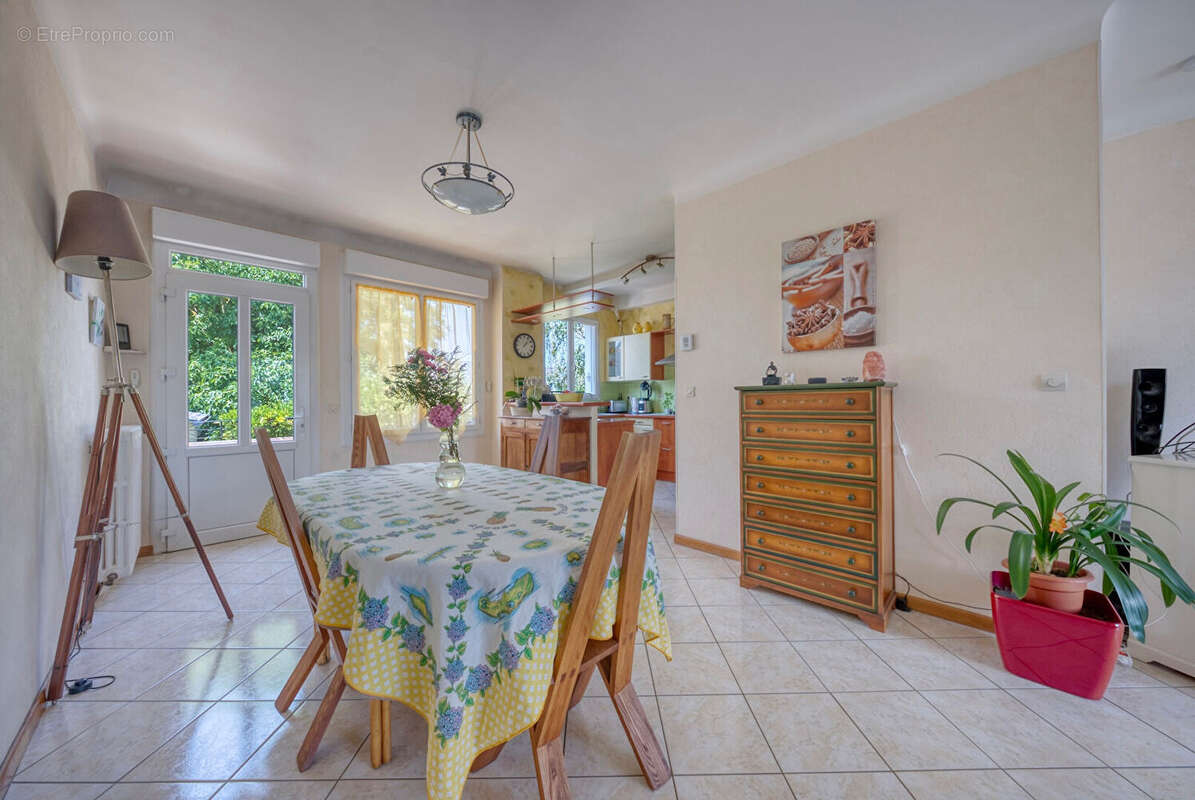 Maison à CHARTRES-DE-BRETAGNE