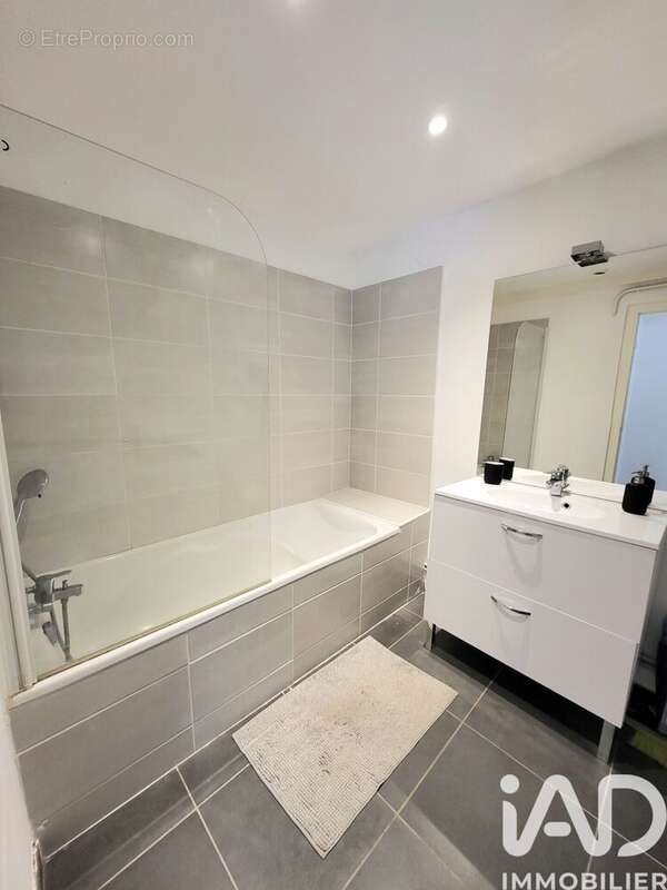 Photo 7 - Appartement à SAINT-JUST-SAINT-RAMBERT