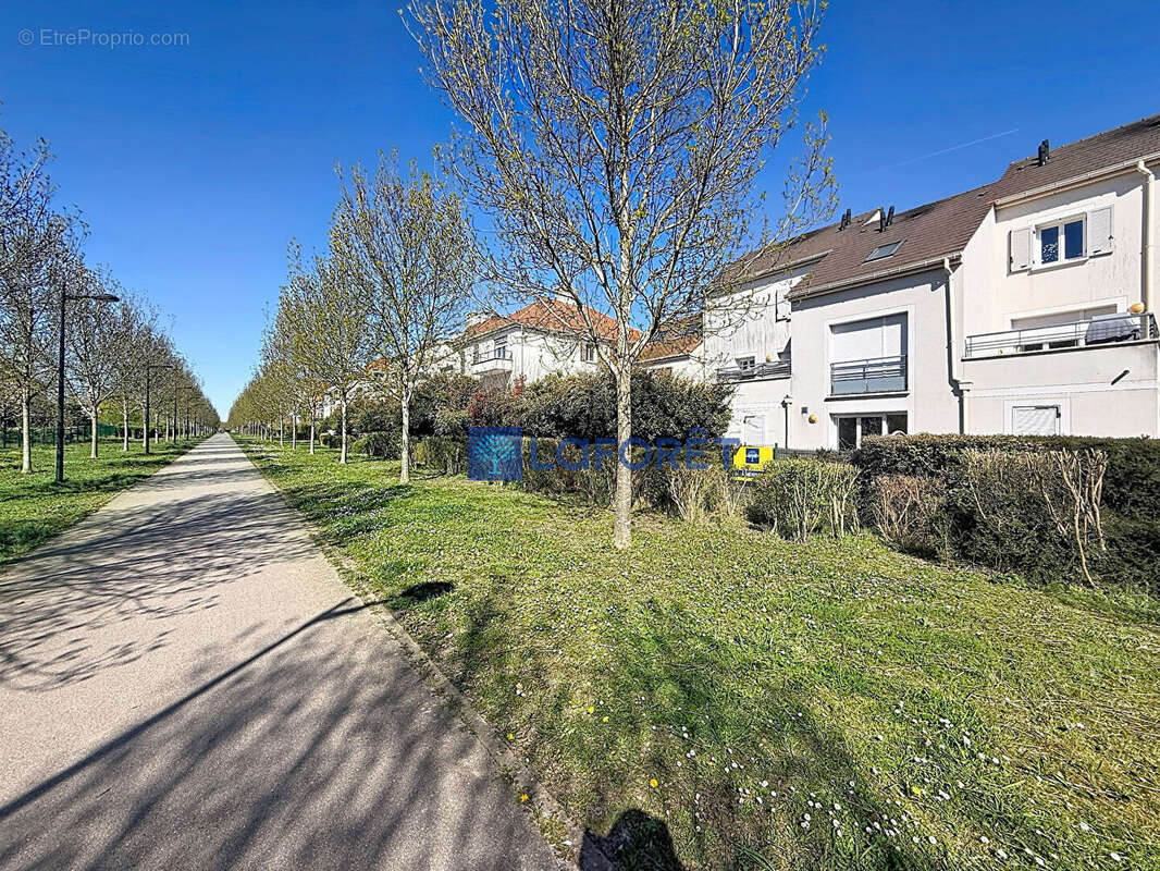 Appartement à SAINT-PIERRE-DU-PERRAY