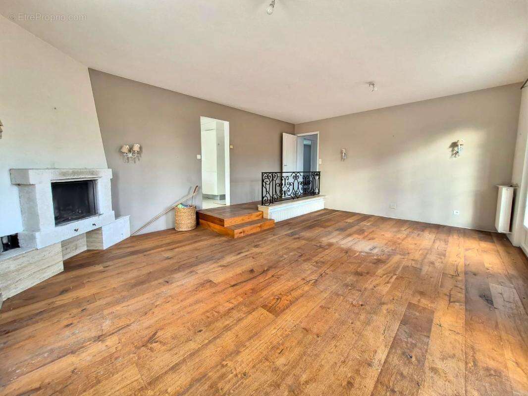 Maison à AUBERGENVILLE