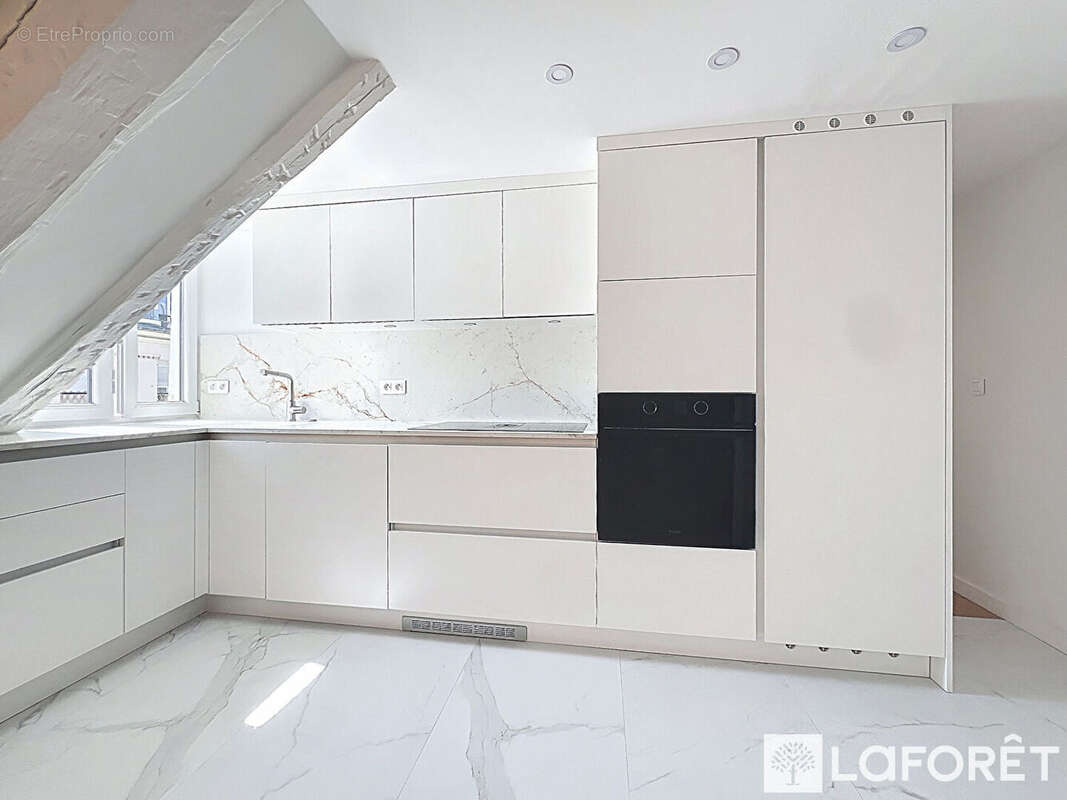 Appartement à PARIS-2E