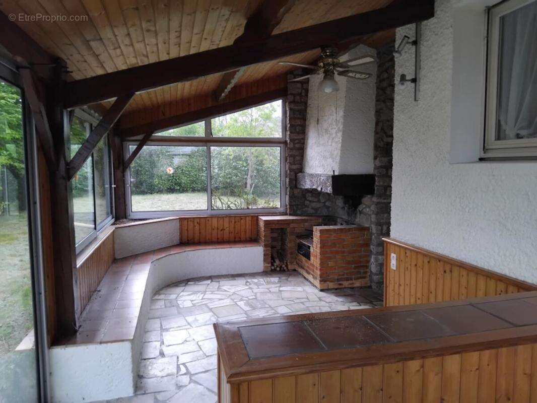 Maison à MONCOUTANT
