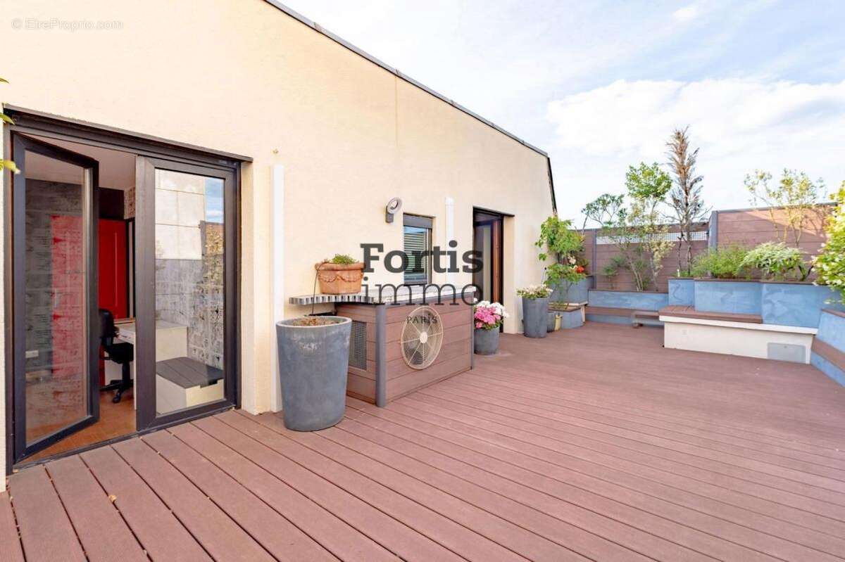 Appartement à CHARENTON-LE-PONT