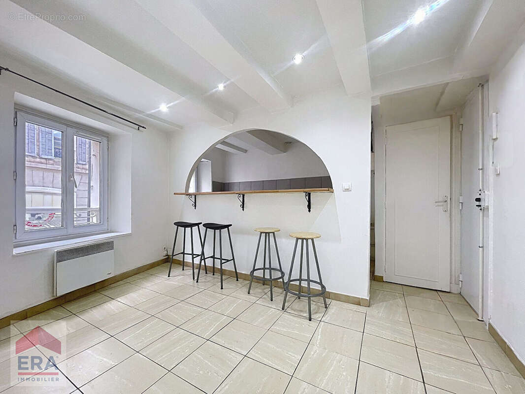 Appartement à MARSEILLE-6E