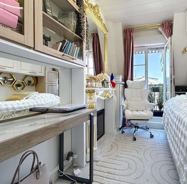 Appartement à LEVALLOIS-PERRET