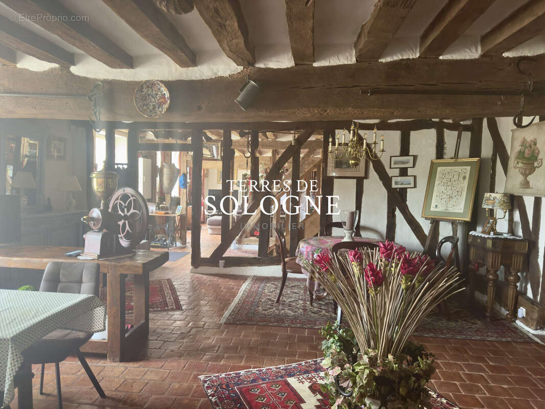 Maison à CHAUMONT-SUR-THARONNE