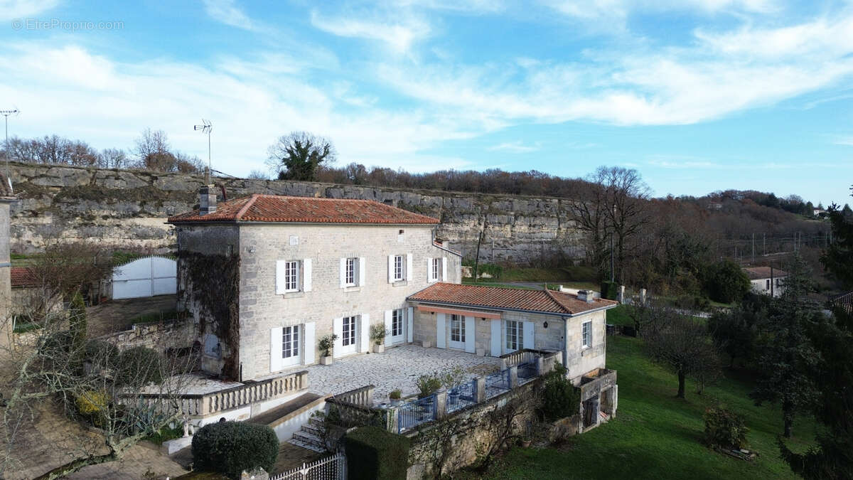 Maison à MOUTHIERS-SUR-BOEME