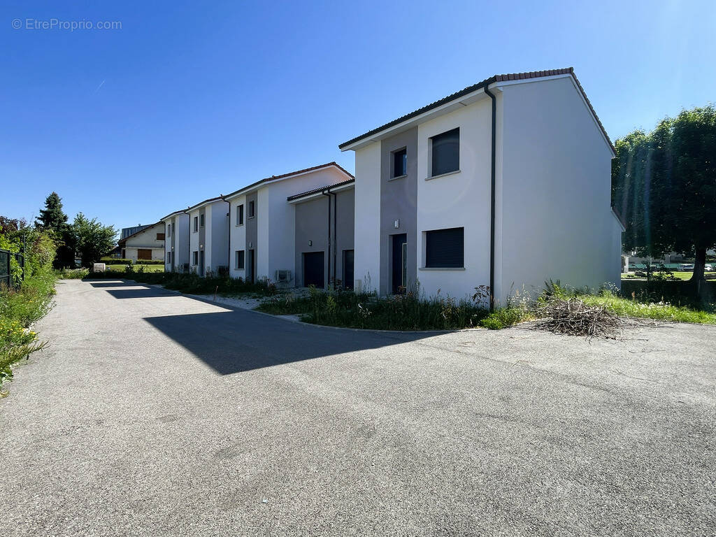 Maison à FROGES