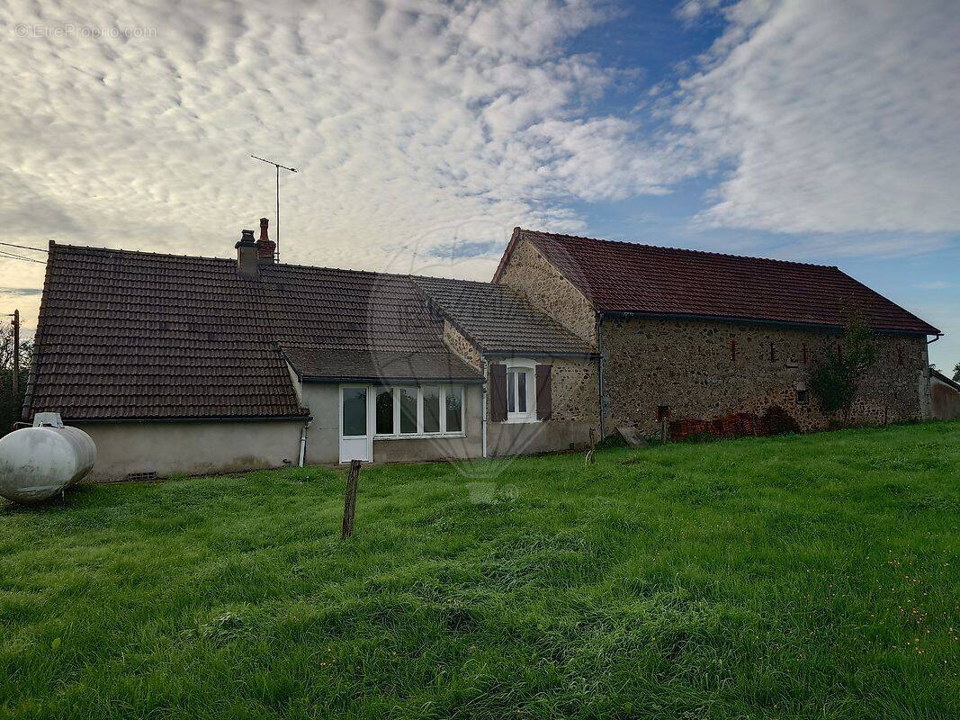 Maison à SAVIGNY-POIL-FOL