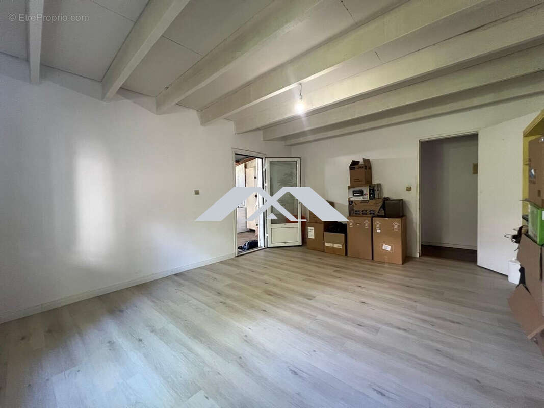 Maison 200 m² à Saint-Paul  - photo 8
