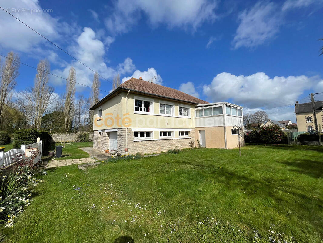 Maison à LE MOLAY-LITTRY