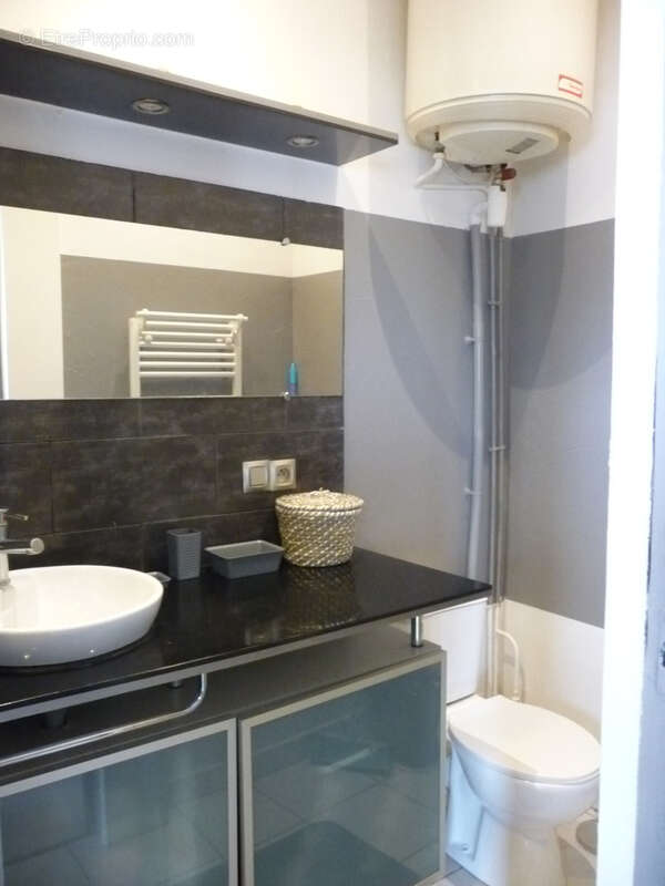 Appartement à MONTROND-LES-BAINS