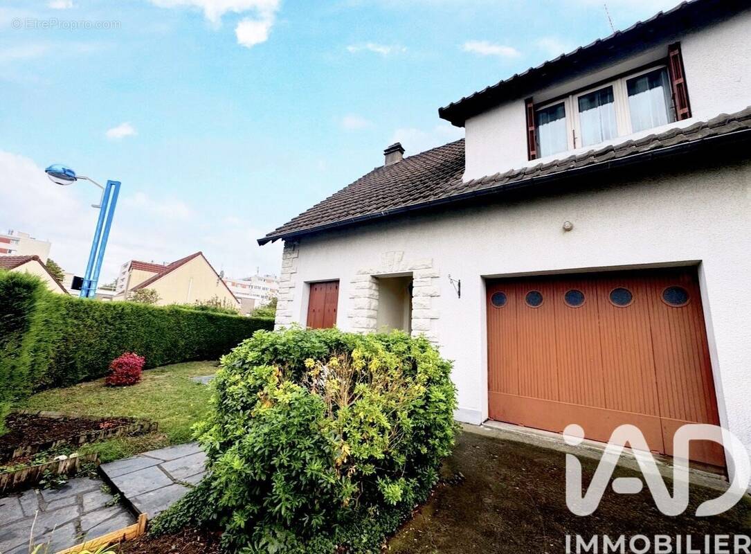 Photo 1 - Maison à CHILLY-MAZARIN