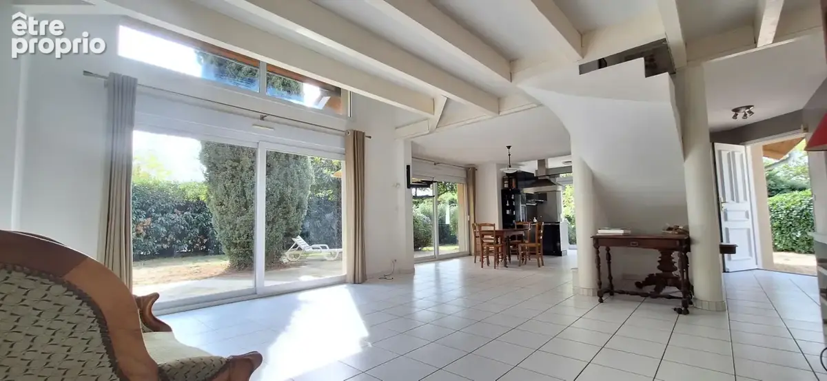 Maison 120m² à saint-denis-lès-bourg - photo 2