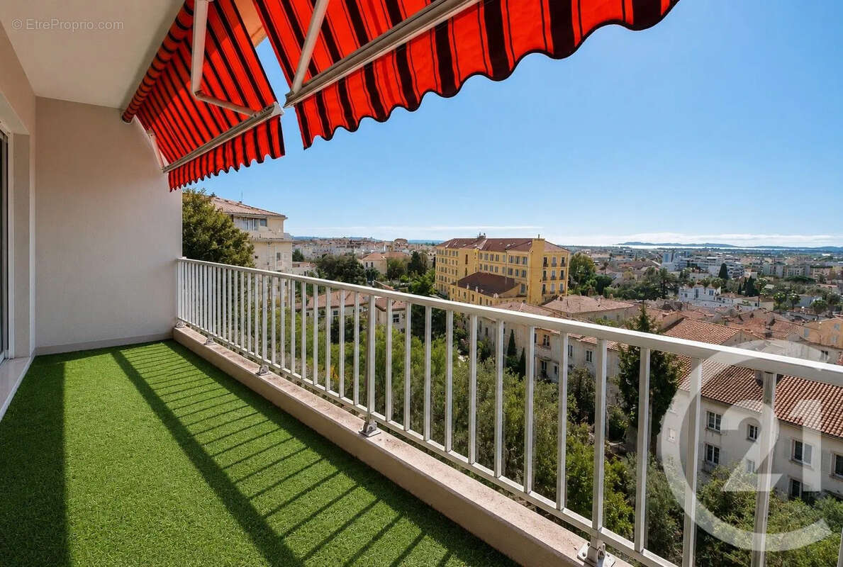 Appartement à HYERES