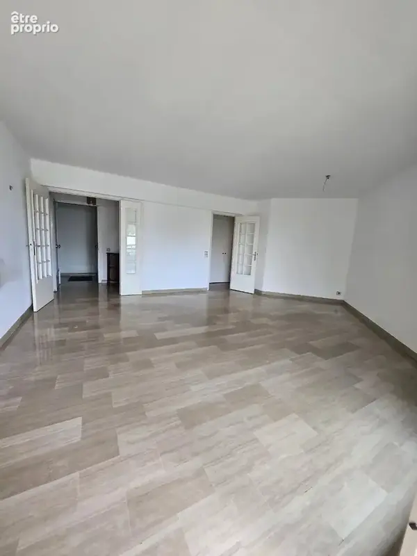 Appartement à VALLAURIS
