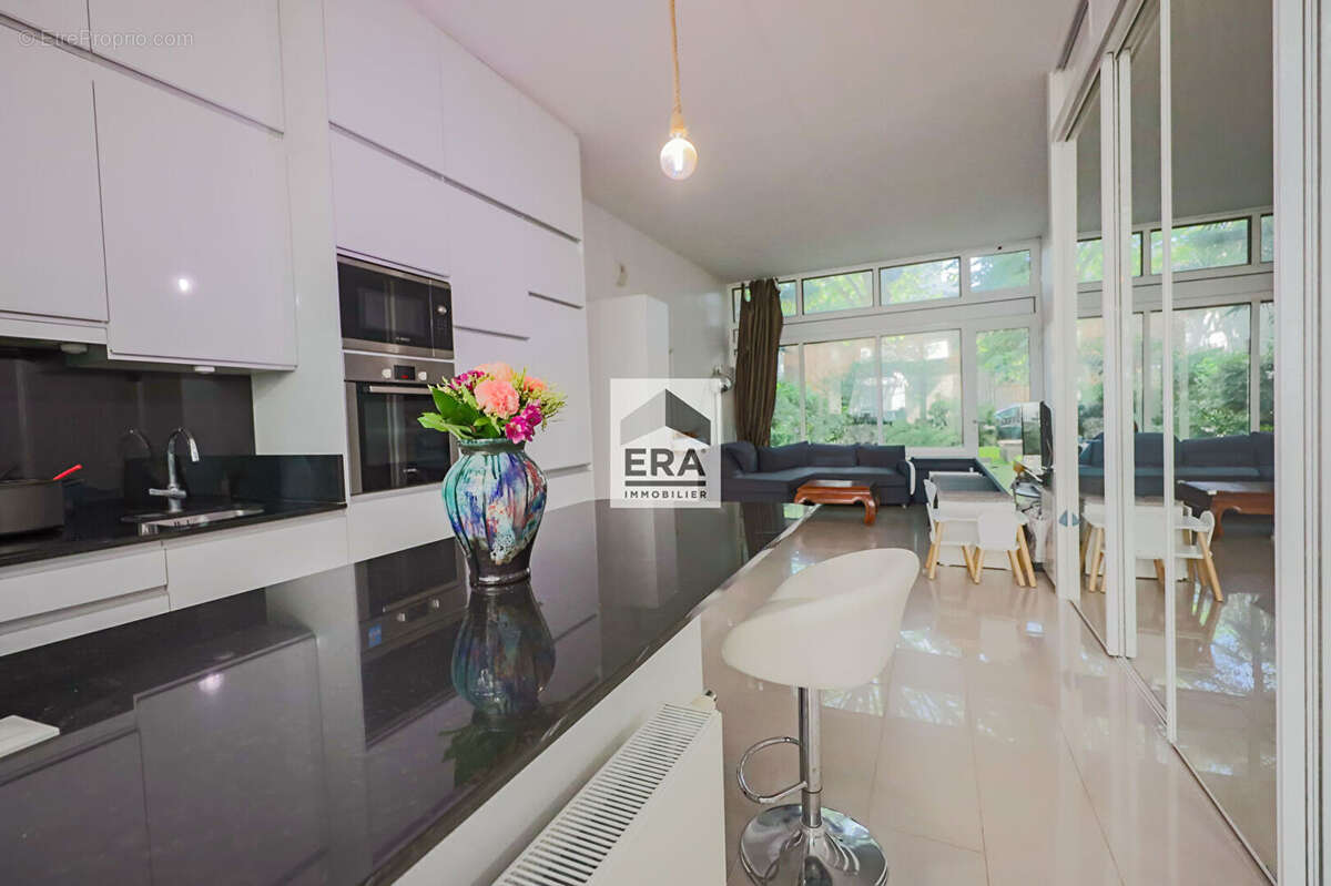 Appartement à PARIS-14E