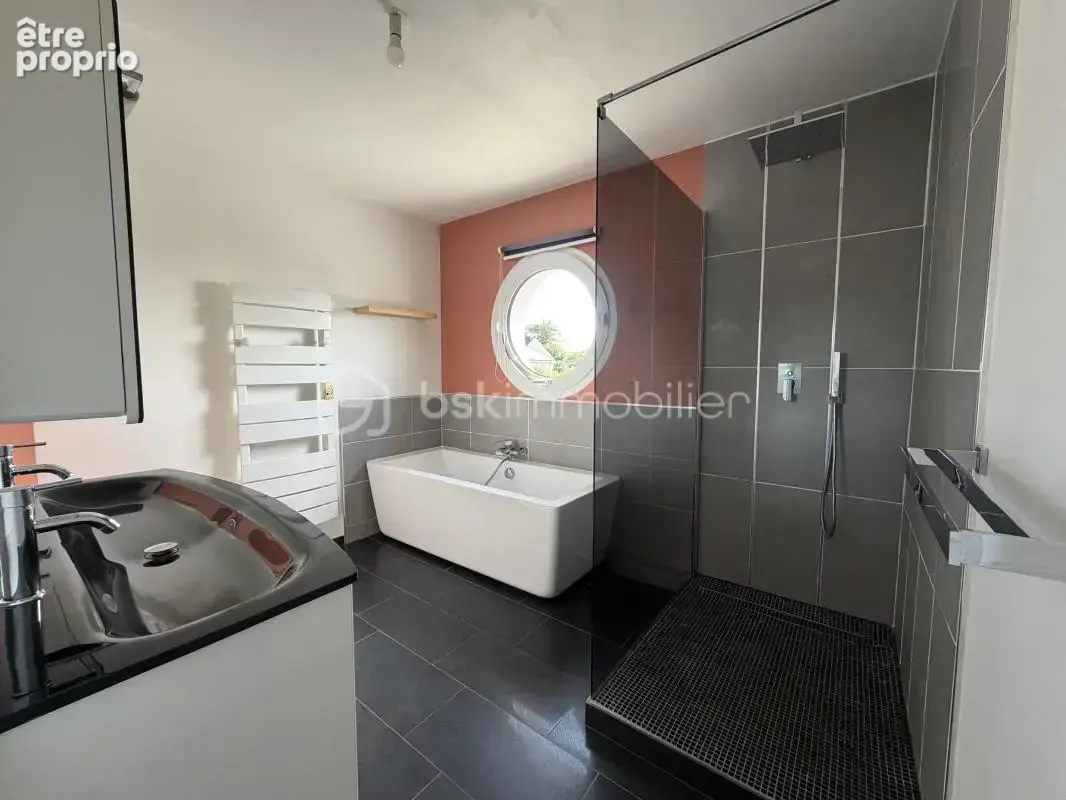 Charmante maison contemporaine avec 4 chambres, garage et jardin - photo 9