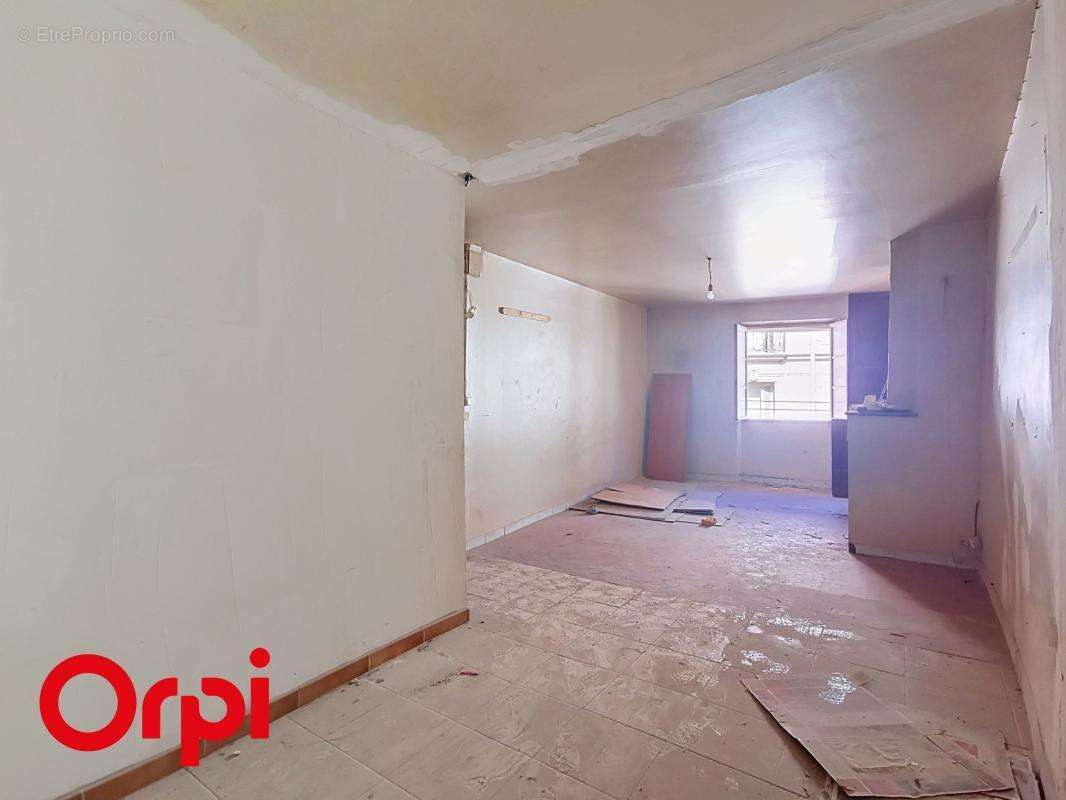 Appartement t3 rue d'alger a 50 metres du port - photo 3