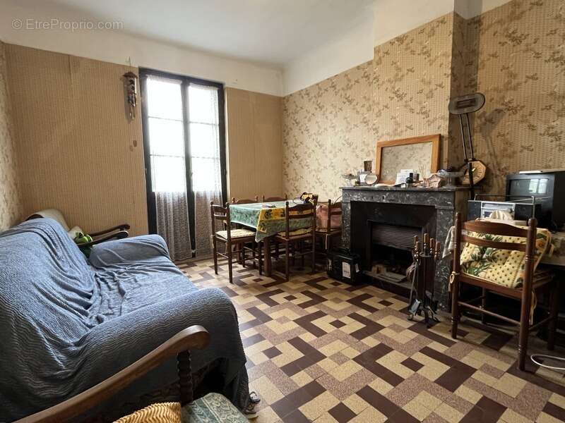 Appartement à BAGNOLS-EN-FORET