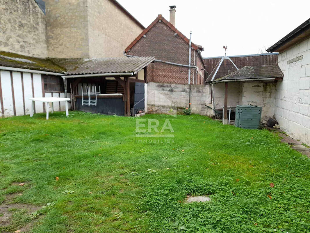 Maison à COUCY-LE-CHATEAU-AUFFRIQUE