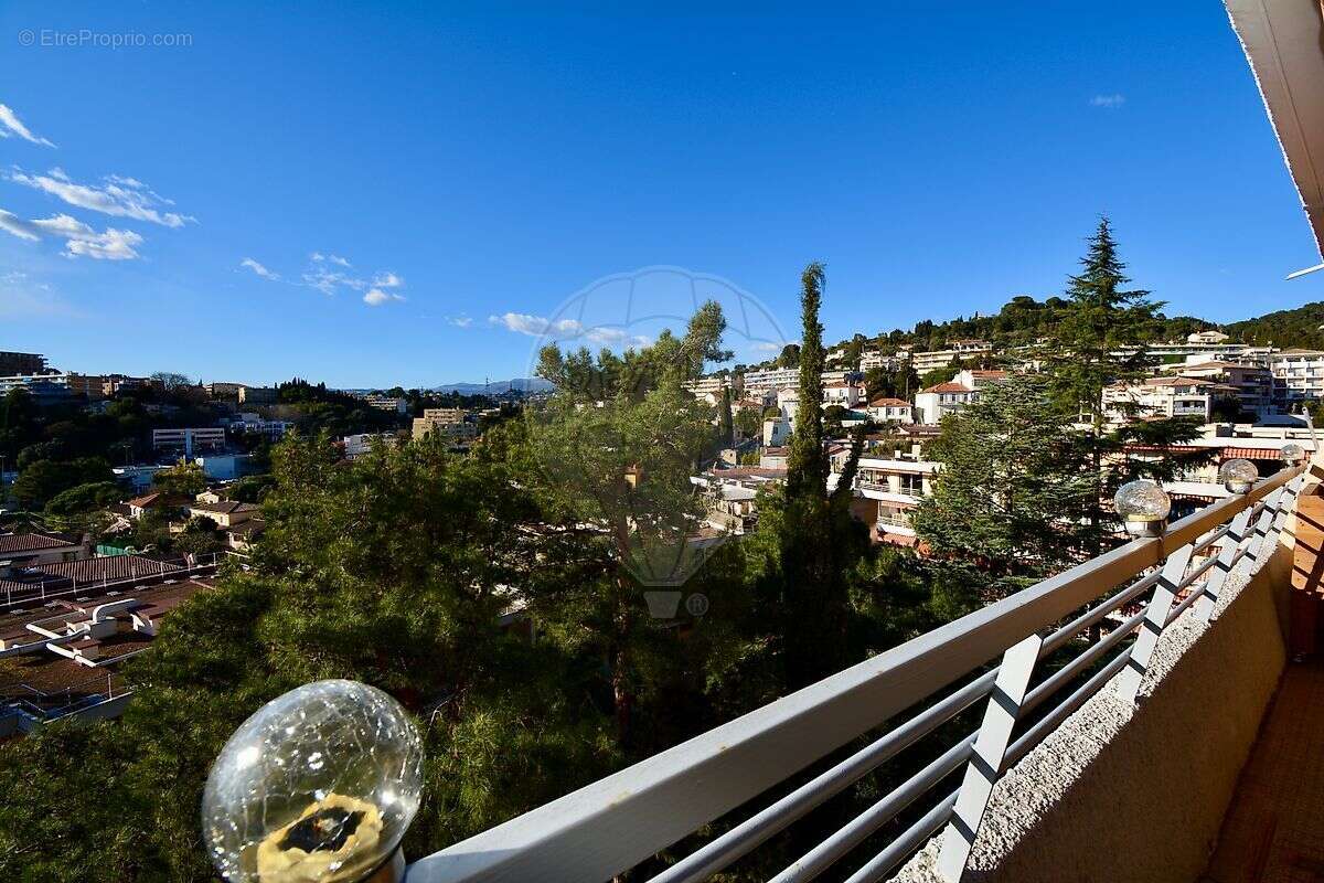 Appartement à LE CANNET