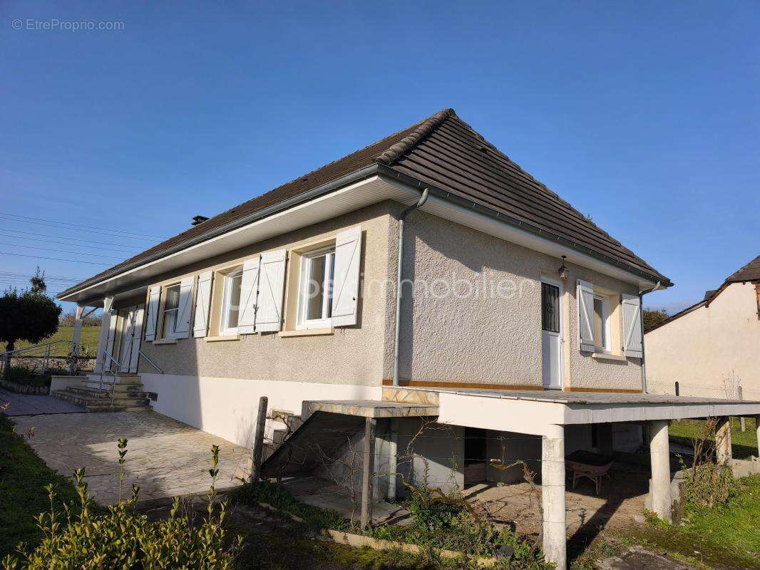Maison à LASSEUBE