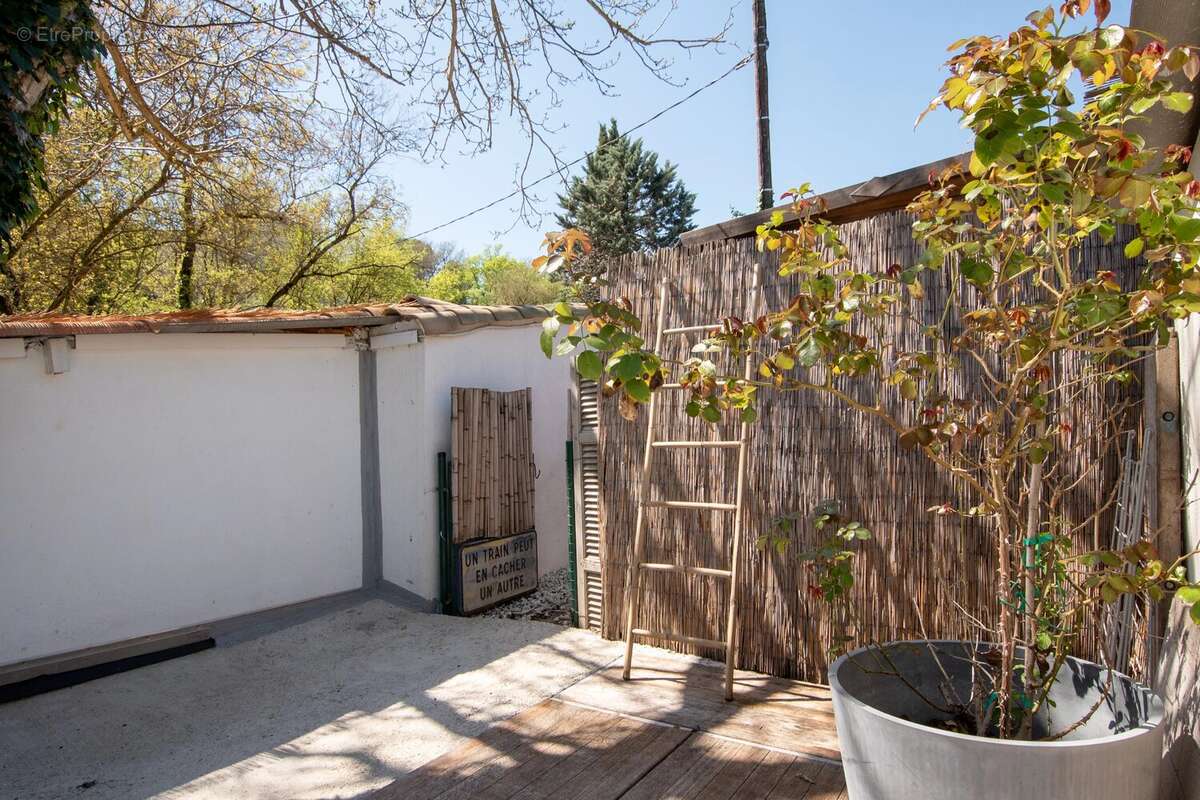 Maison à CHATEAUNEUF-GRASSE