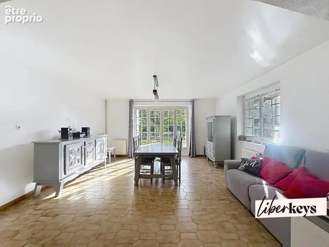 COUP DE CŒUR ATYPIQUE AU CŒUR DES VIGNES  Maison de 120 m², 4 chambres, source naturelle, grand garage avec atelier - photo 4