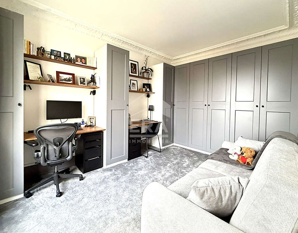 Appartement à LEVALLOIS-PERRET