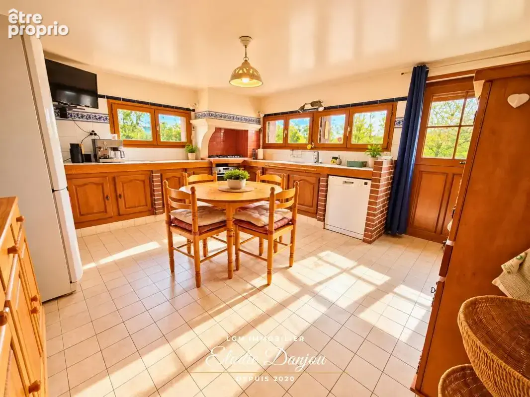 Longère de caractère – 150 m² – 4 chambres + bureau – Jardin arboré et clos de 1 300 m² – Proche Châteaudun - photo 4