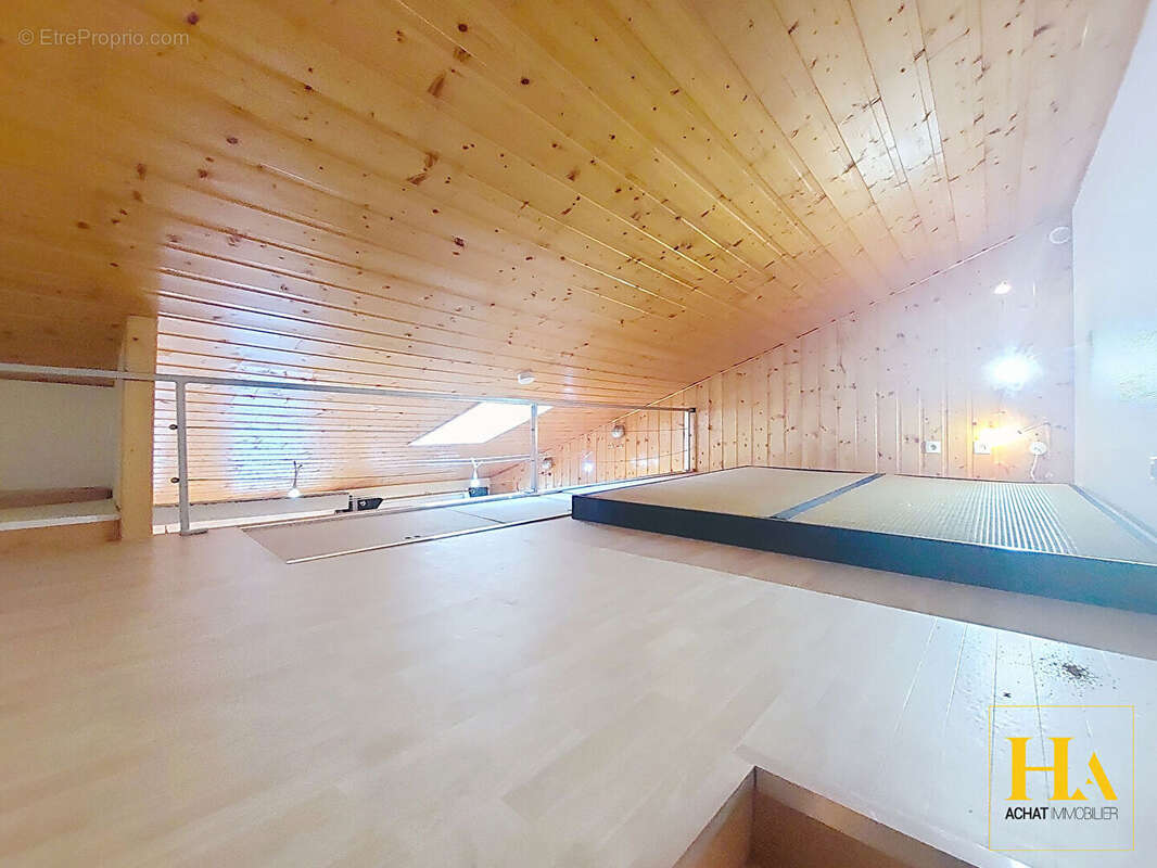Duplex avec terrasse et annexe sans charge de copropriété - photo 15
